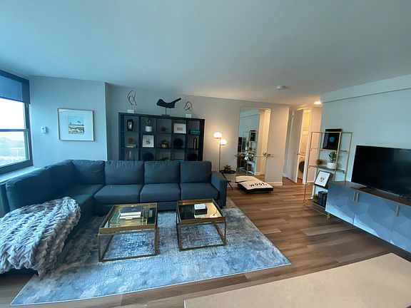 5th image of 1142 S Michigan Ave #810