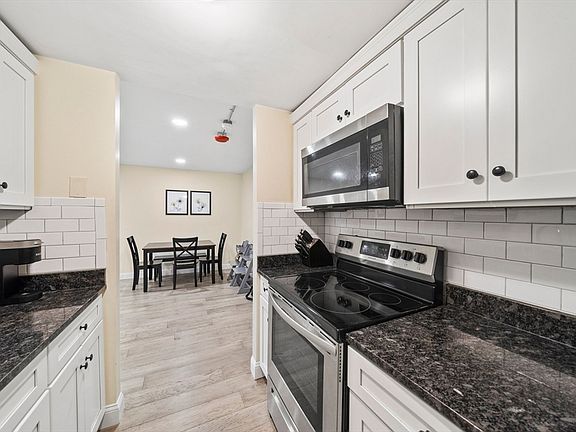 2nd image of 179 Presidents Ln Unit 1N