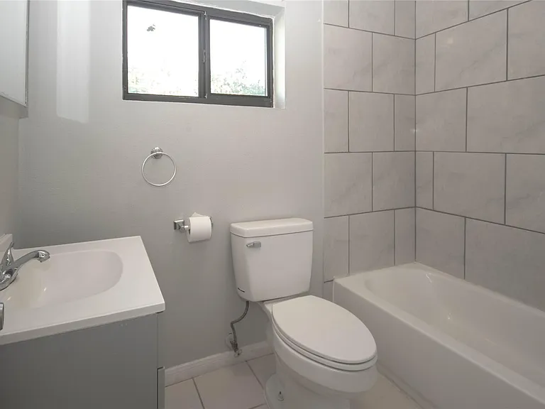 10902 Mosscrest Dr — Photo 15
