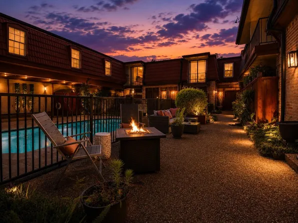 3401 Timmons Ln APT 27, Houston, TX 77027