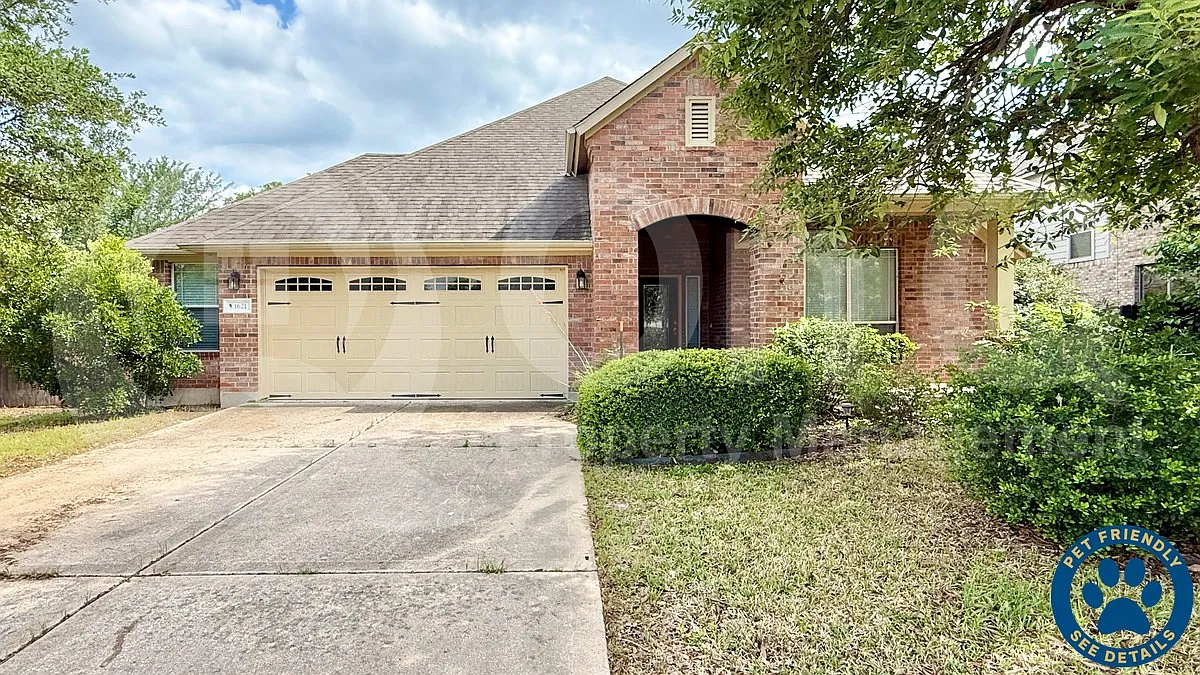 4 bed, 2.0 bath, 2547 sqft, $2,550 — Photo 1