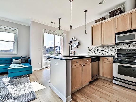 3rd image of 6626 S Langley Ave #328