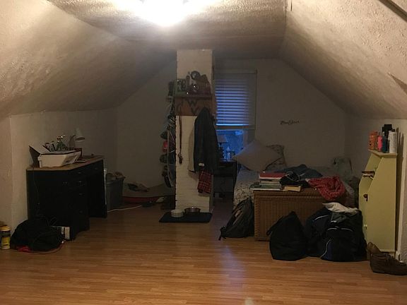 3rd image of 725 Willey St