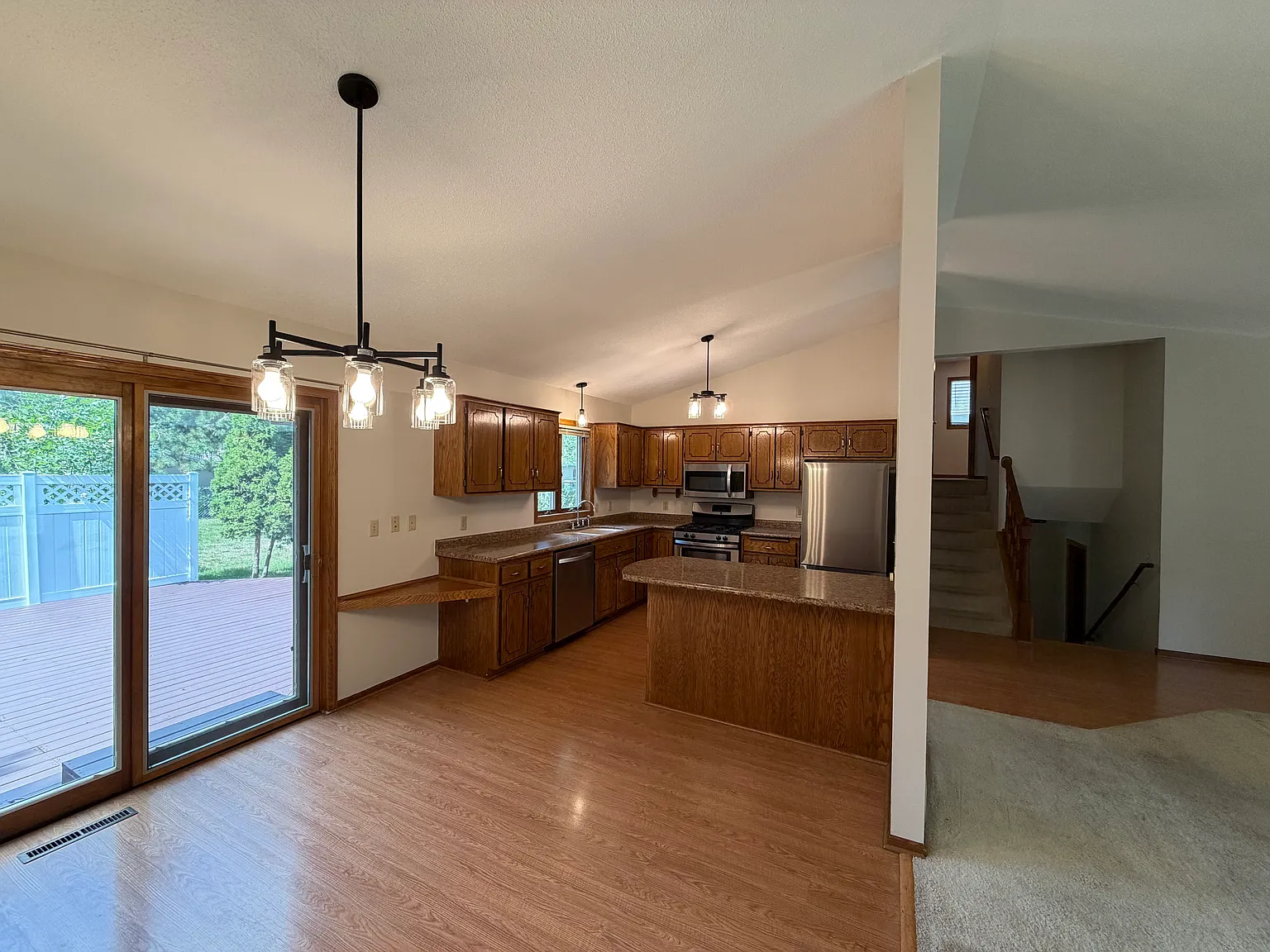 3 bed, 1900 sqft, $2,350 — Photo 4