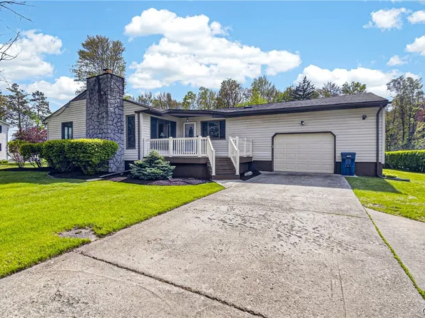 7 Homestead Rd W, Clinton, NY 13323