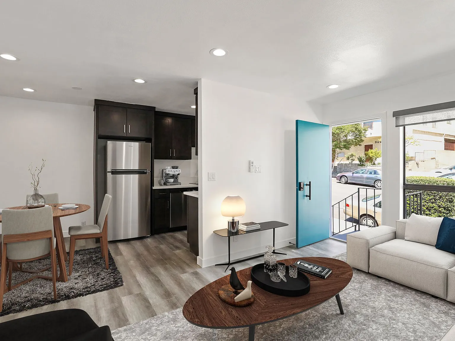 900 W College Street apartments — Photo 2