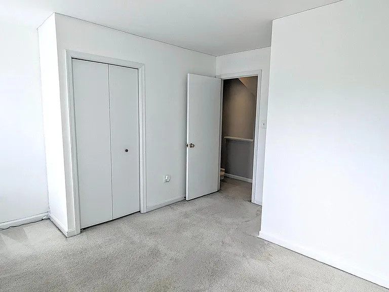 1009 Robin Hill Ter — Photo 9