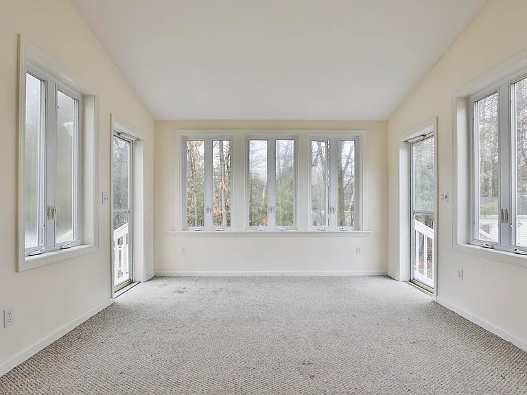 54 Vandora Dr — Photo 19