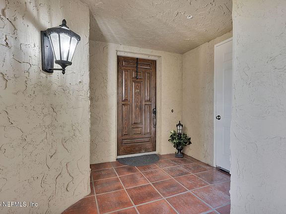 5th image of 106 CLUB HOUSE Drive #211