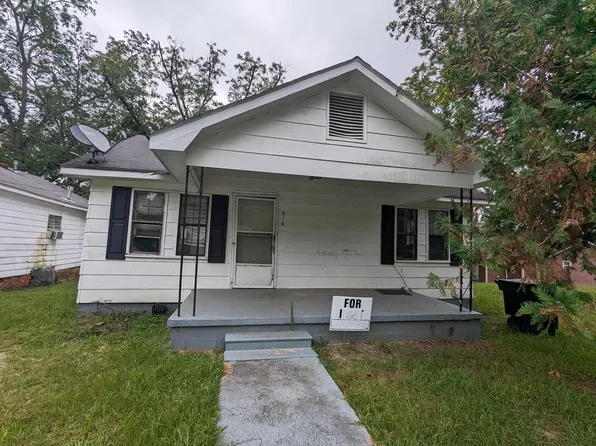 616 McGuire St, Brundidge, AL 36010