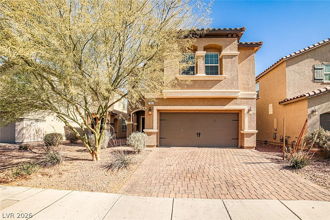 4 bed, 2.5 bath, 2819 sqft, $2,490 — Photo 1