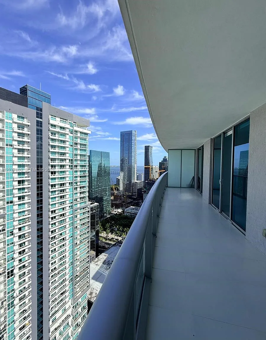 1100 Millecento Residences — Photo 1