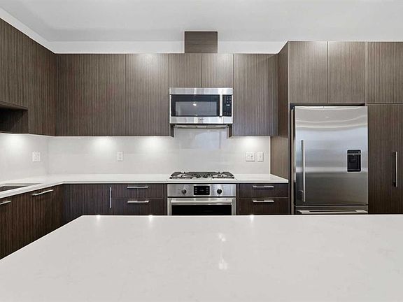 5th image of 88 W 9th St NE #631