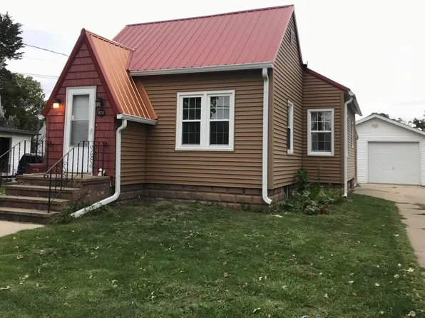 820 N Main St, Kewanee, IL 61443