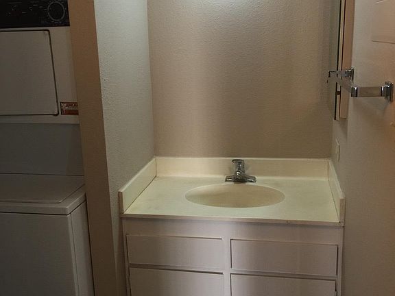 4th image of 1111 E UNIVERSITY Drive #140