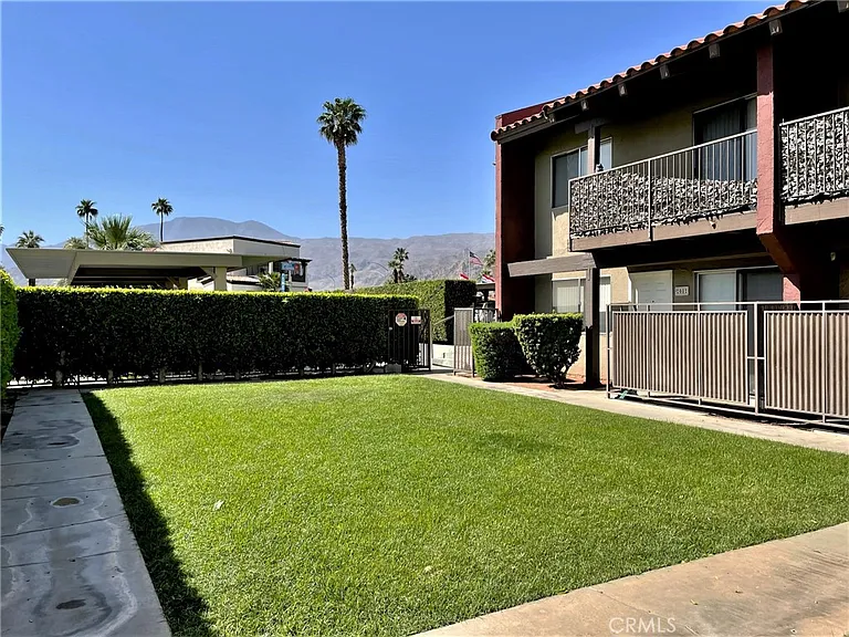 51080 Eisenhower Dr #27 — Photo 5