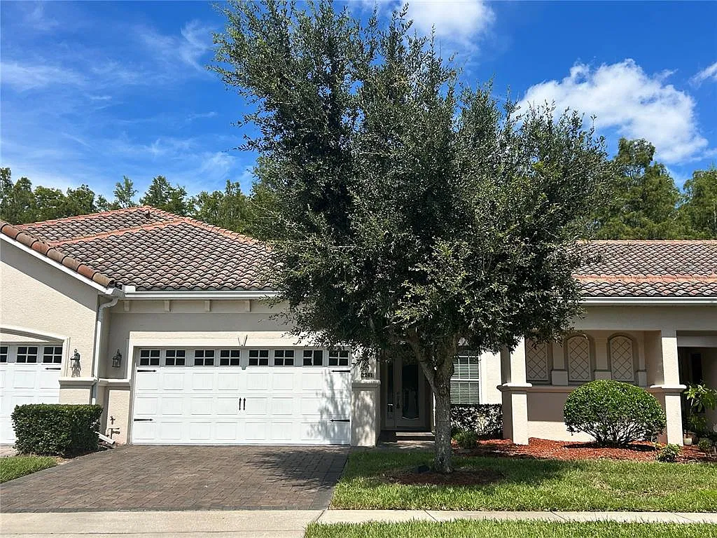 3 bed, 2.0 bath, 1599 sqft, $2,400 — Photo 1