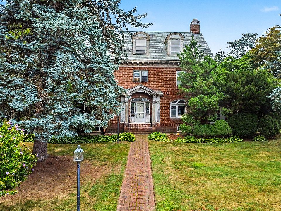 1st image of 165 Berkeley St