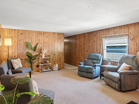 3rd image of 337 Spring St