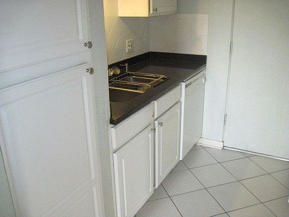 5th image of 5501 N Chester Ave Unit 22