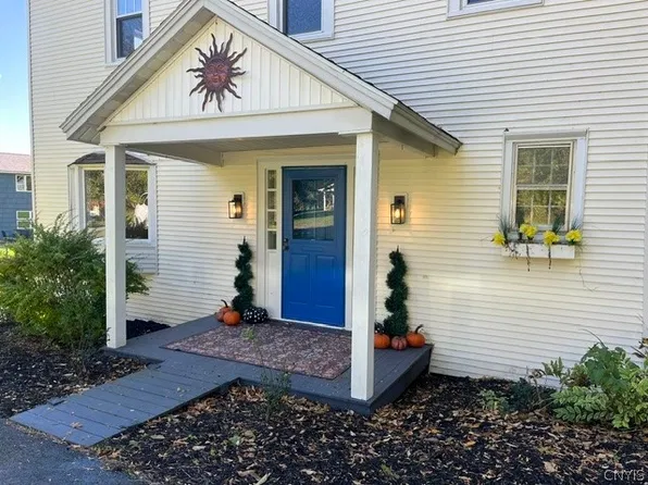 1020 Marlyn Park Dr, Cazenovia, NY 13035