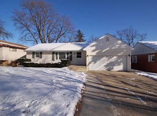 907 S La Londe Ave, Lombard, IL 60148