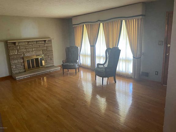 2nd image of 9001 Devonshire Dr