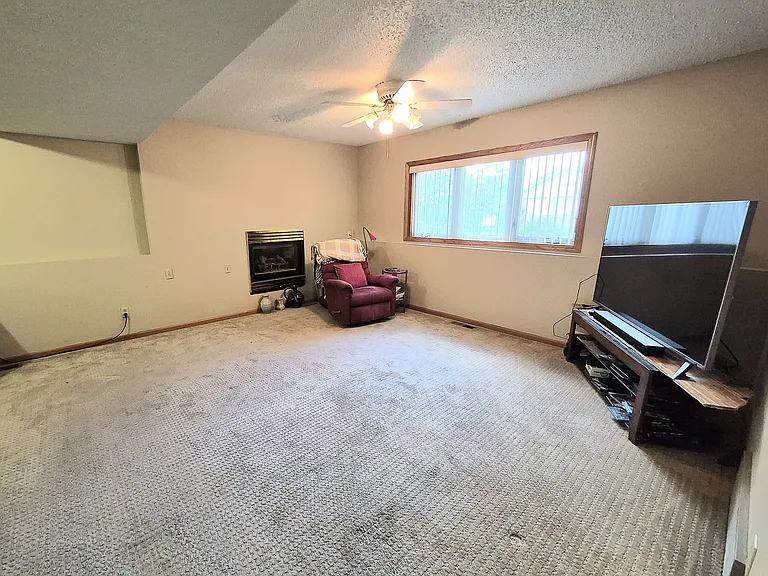 9223 W 126th St — Photo 11