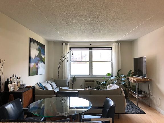 5th image of 3044 3rd Ave #G