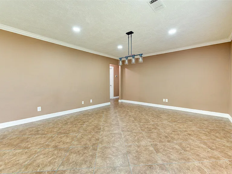 9922 Carmalee St — Photo 13