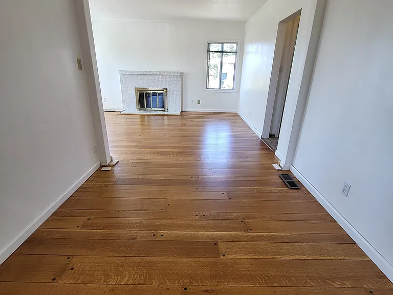 906 Balra Dr — Photo 5