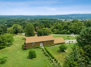 21 Loscerbo Ln, Newburgh, NY 12550