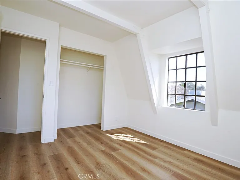2615 Manhattan Ave — Photo 34