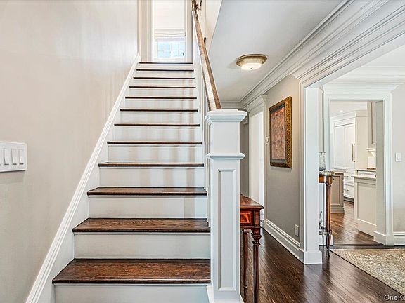 3rd image of 93 Kenwood Road
