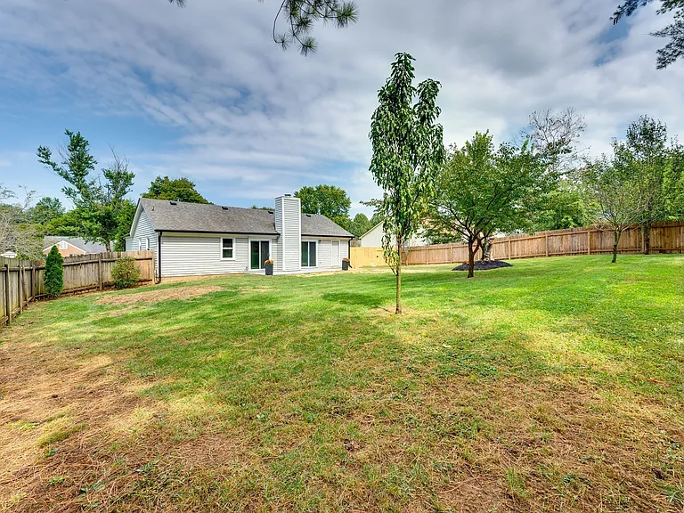 520 Riverview Dr — Photo 55