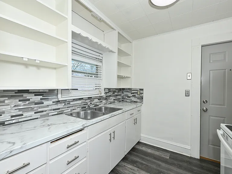 848 Fess Ave — Photo 8