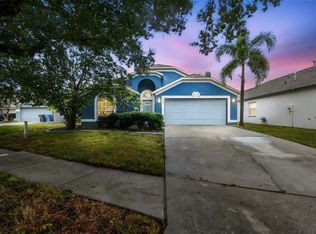 7608 Hampshire Garden Pl, Apollo Beach, FL 33572