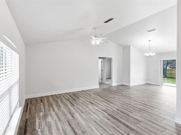 4th image of 2928 Devonshire St