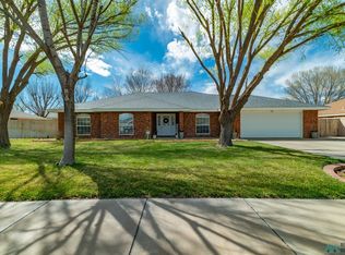 3210 Notting Hill Ave, Roswell, NM 88201