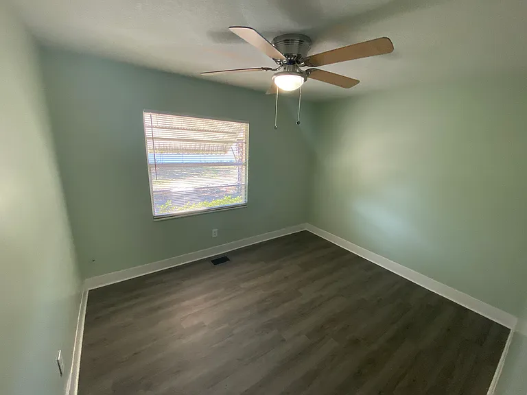 227 E Barnes Ave — Photo 7