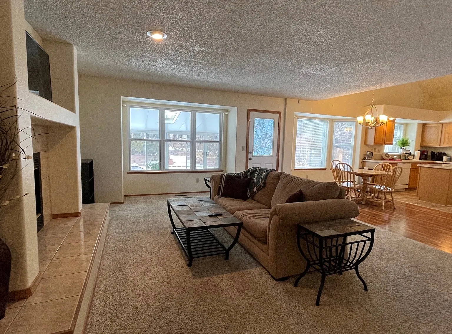 4 bed, 3.5 bath, 2591 sqft, $2,650 — Photo 4