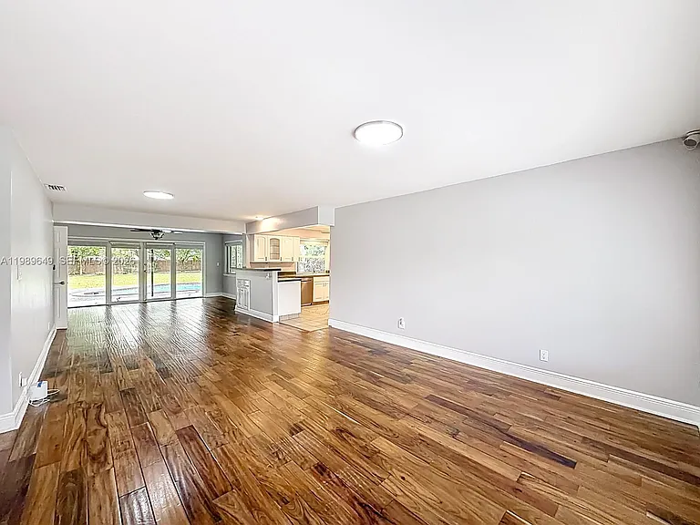 4330 SW 7th St — Photo 10