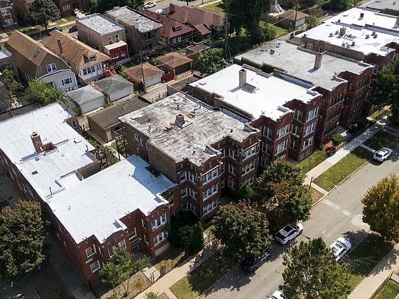 3rd image of 8007 S Carpenter St #2N