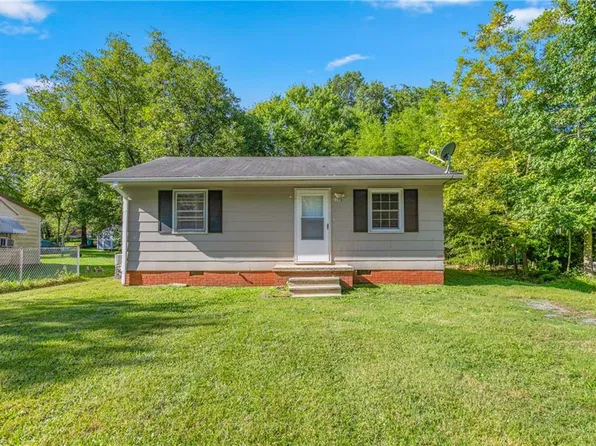 1108 Walnut St, Burlington, NC 27217