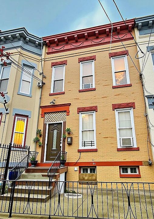 1st image of 275 Lincoln Ave