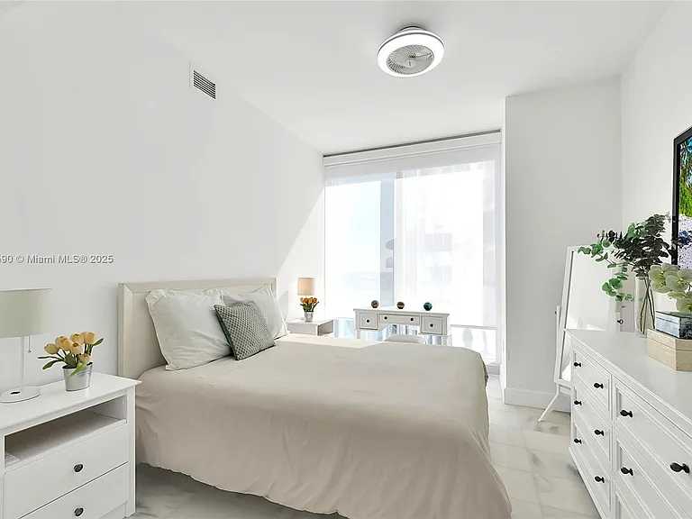 700 NE 24th St #2603 — Photo 13