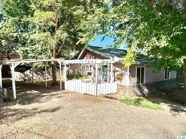 1012 S Railroad Ave, Susanville, CA 96130