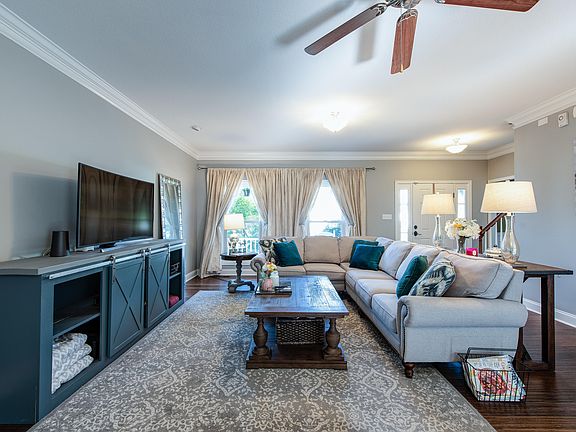 4th image of 3016 Oakwood Hills Ln