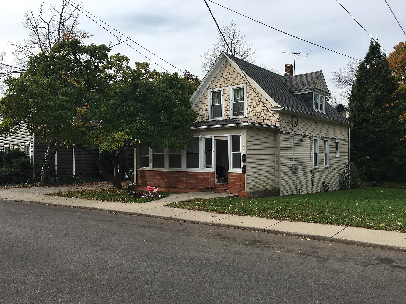 226 Evolution Ave photo 1