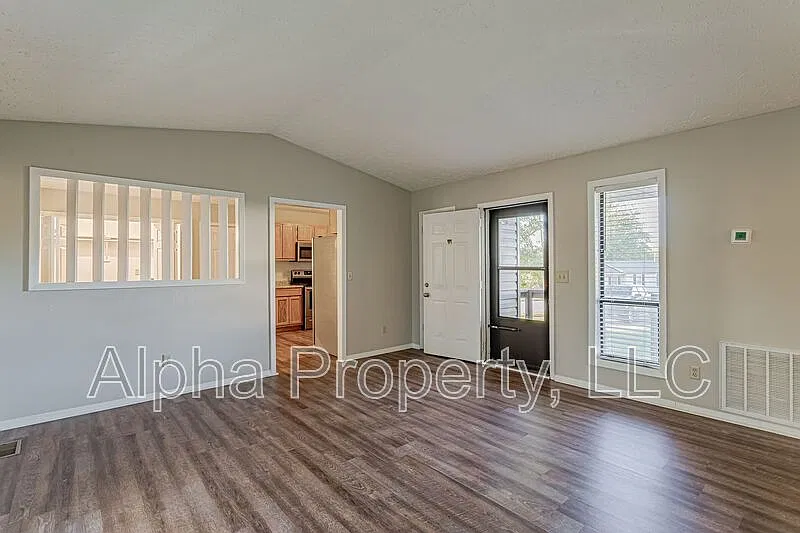 3 bed, 1.5 bath, 1191 sqft, $1,400 — Photo 4